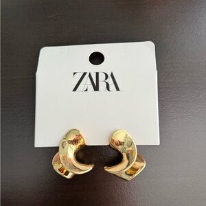 Zara Curved Gold Earrings